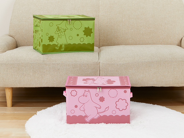 ムーミンたちが全面にプリントされた約38cmの【折りたたみ収納ケース