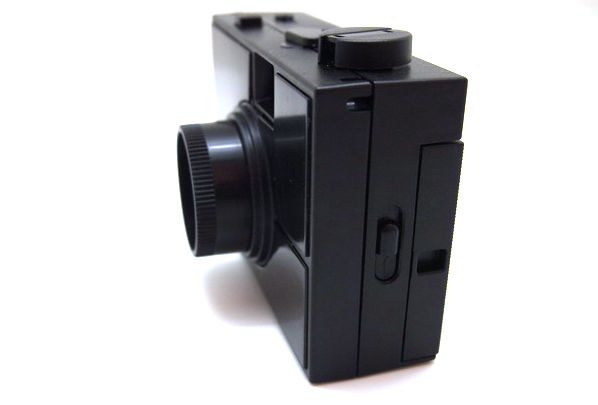 新発売のプラモデル式カメラ「LAST CAMERA」を作って試し撮りしました