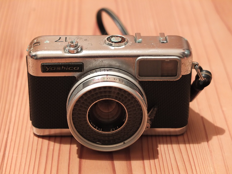 わたしのカメラ三昧 第26回 「Yashica Half 17（ソーラー電卓の光電池