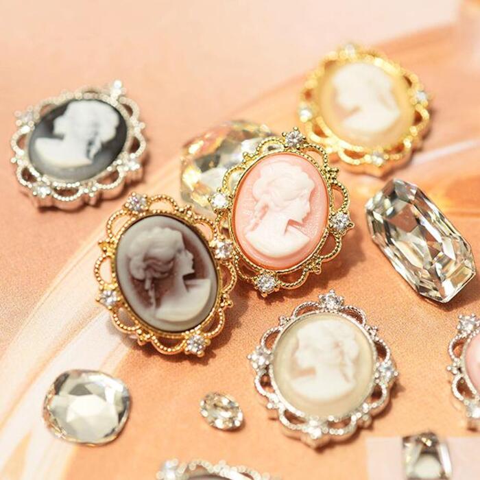 セルフプロデュース】高品質 カメオペンダントパーツ 8種