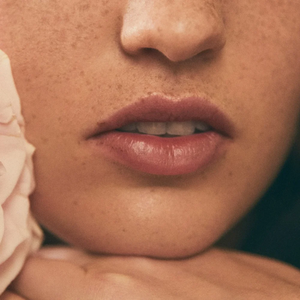 ドルセー】あなたの唇で E.Q.（ドミニク・ロピオン） | カイエ・デ・モード