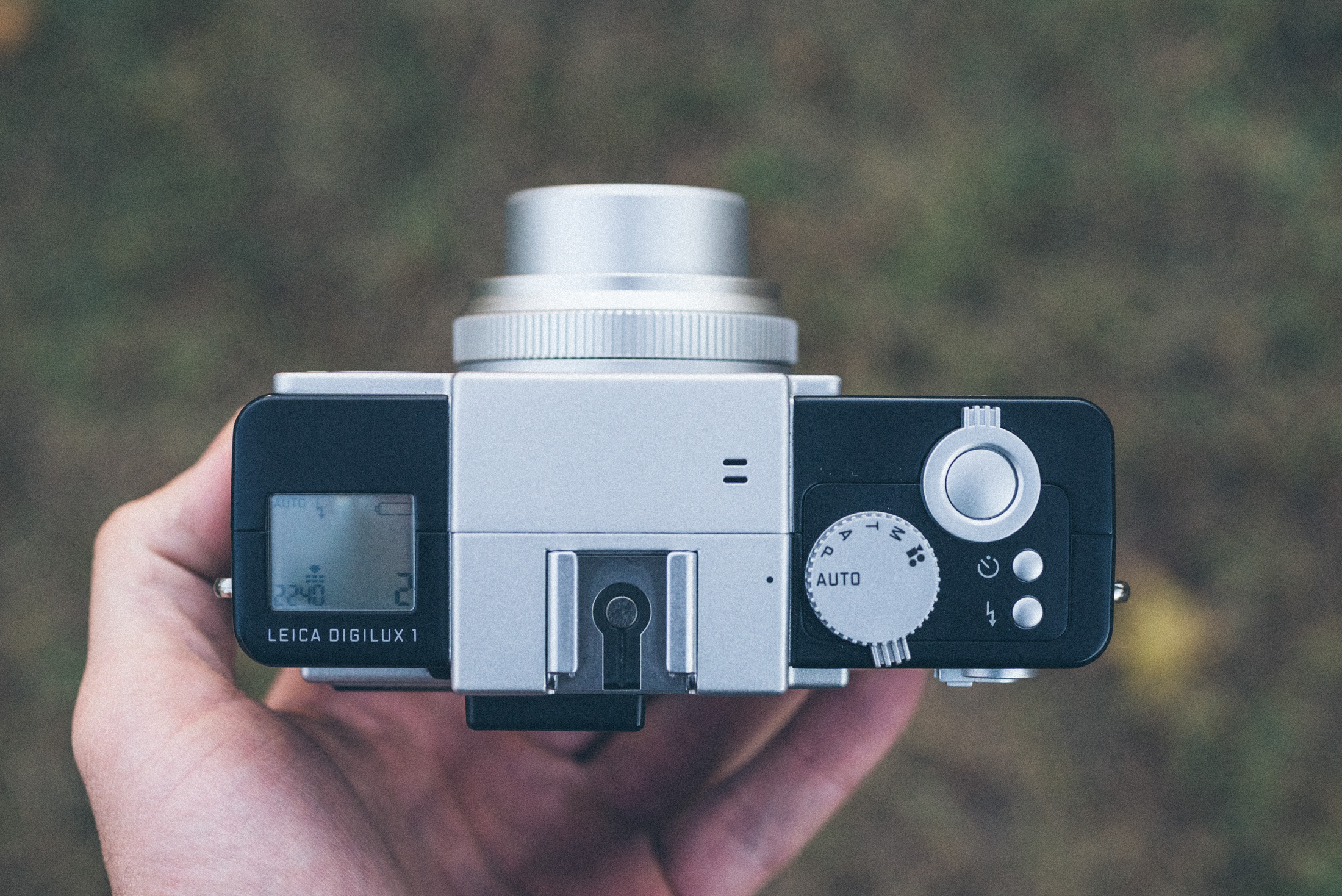 Leica Digilux 1 Review: Red Dot Digital Disaster - Casual Photophile
