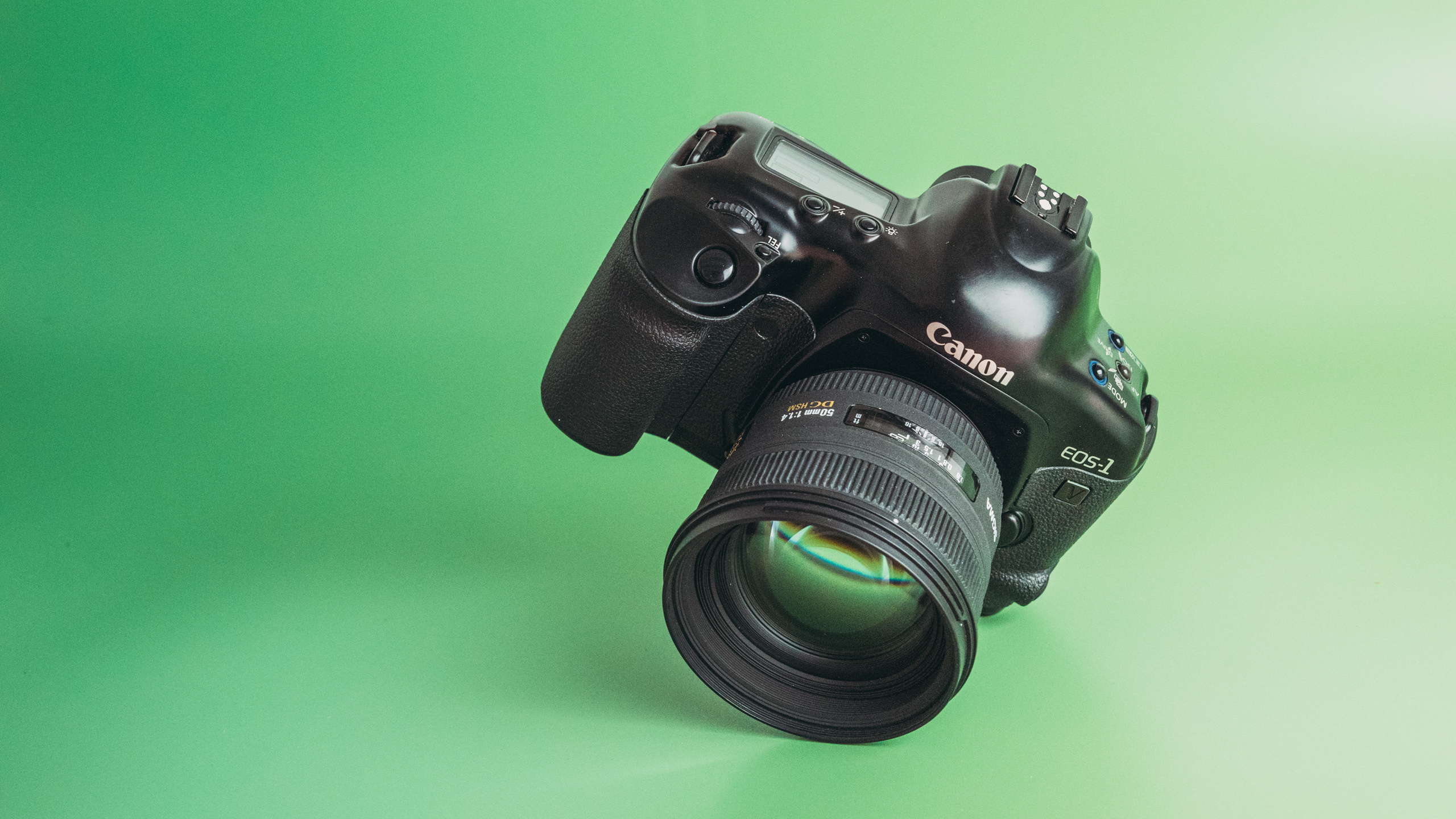 Canon EOS 1V Review - the Last Professional Film SLR from Canon