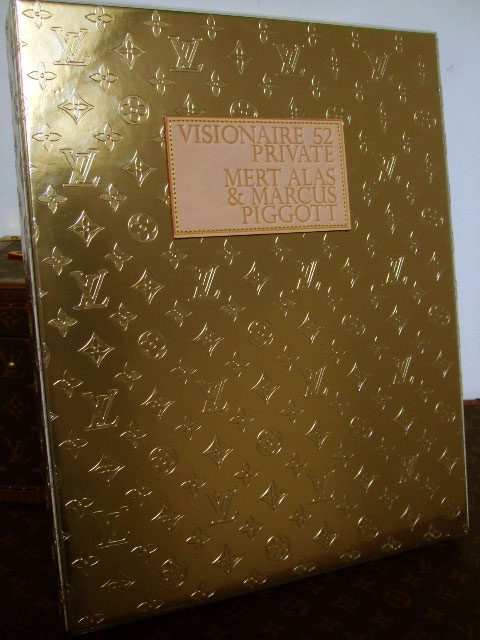 VISIONAIRE （ヴィジョネア） ” × “ LOUIS VUITTON (ルイ・ヴィトン