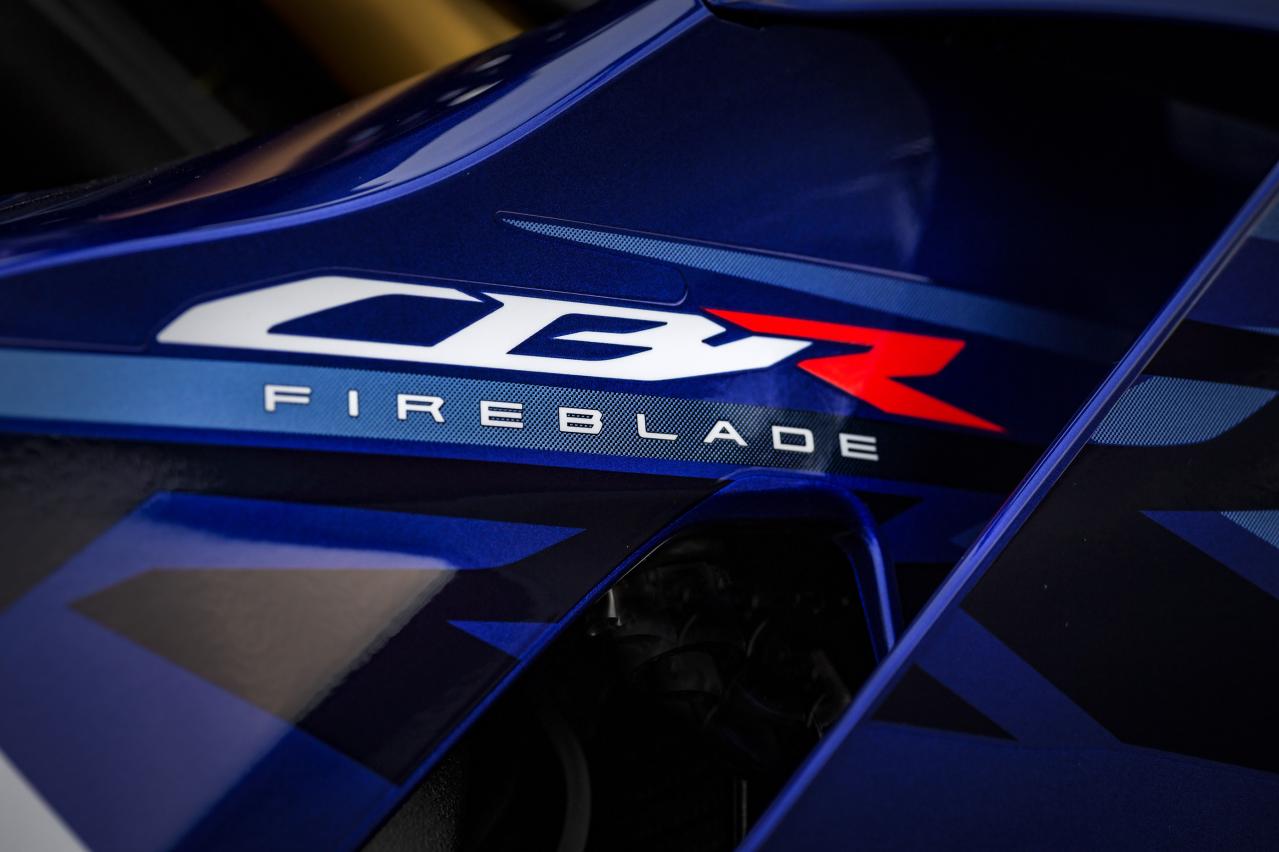 ホンダ CBR1000RR-R、呼び方はトリプルアールではないらしい!?｜Motor