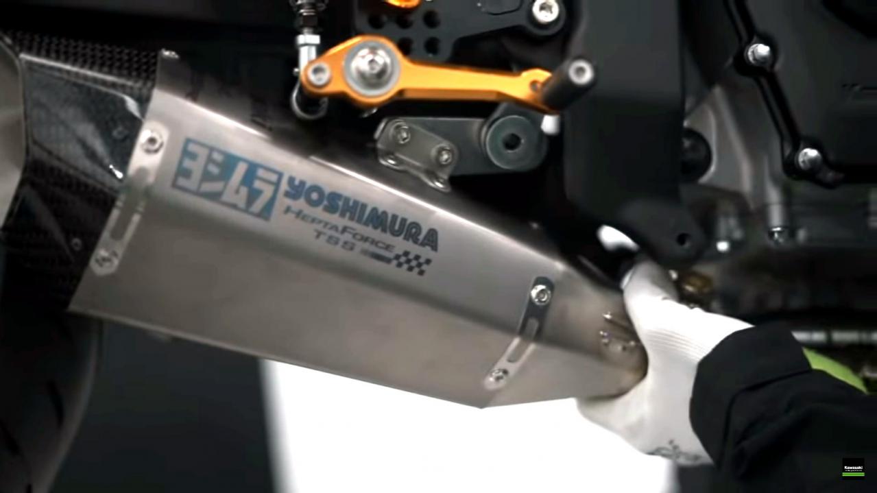 Ninja ZX-25R最新情報】ヨシムラ製フルエキマフラー登場！ YOUTUBEに