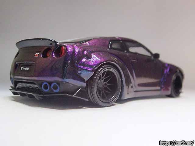 MINI GTの1/64LB-WORKS・日産R35 GT-Rマジックパープルはマジョーラ的