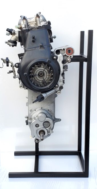 シグナスX 4型 5型用 オリジナル エンジンスタンド | CROSSOVER FACTORY