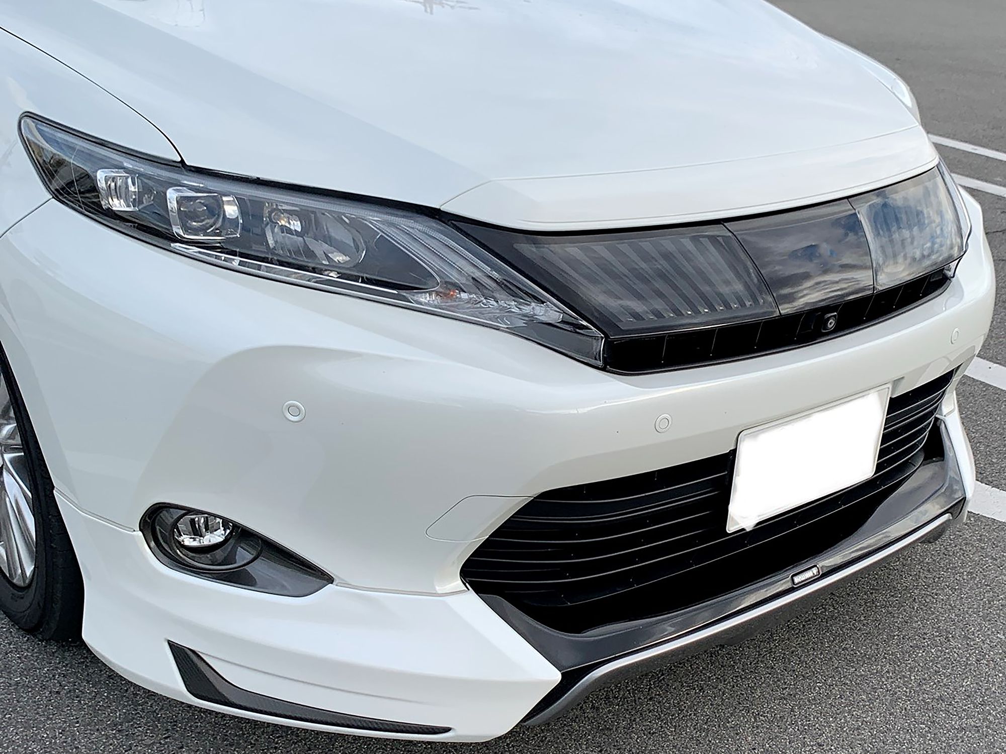 Tint+ トヨタ ハリアー 60系 前期 フロントエンブレム 用 (☆ブラック