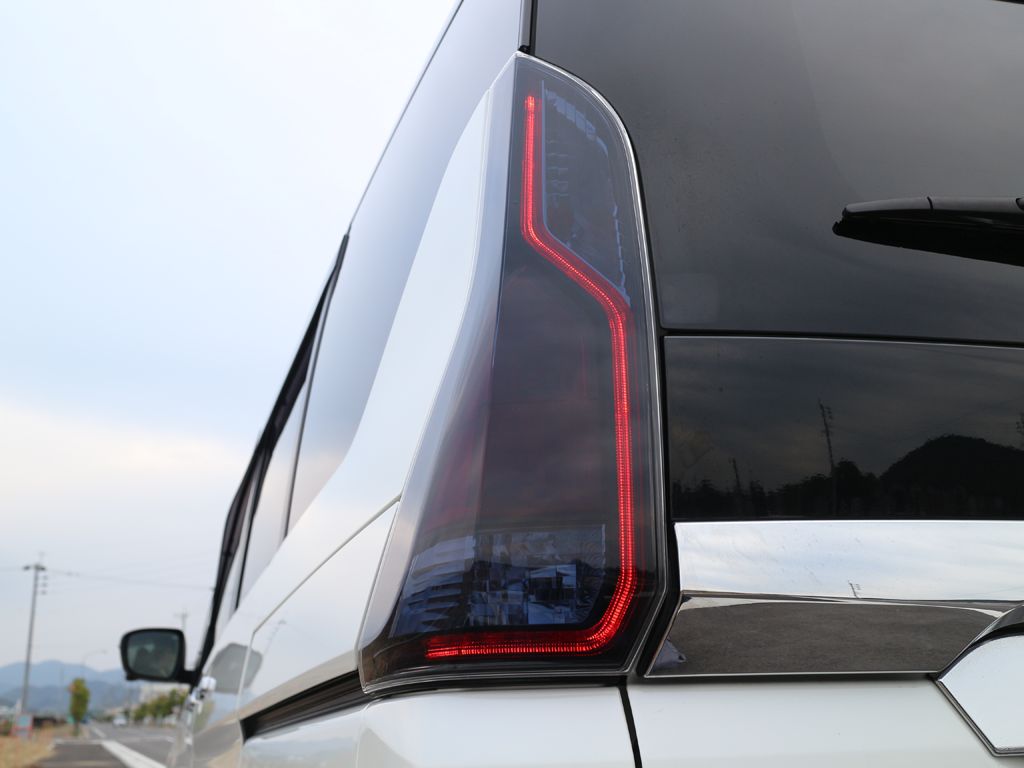 Tint+ 日産 セレナ C27 前期 テールランプ 用 (スモーク) (☆難易度