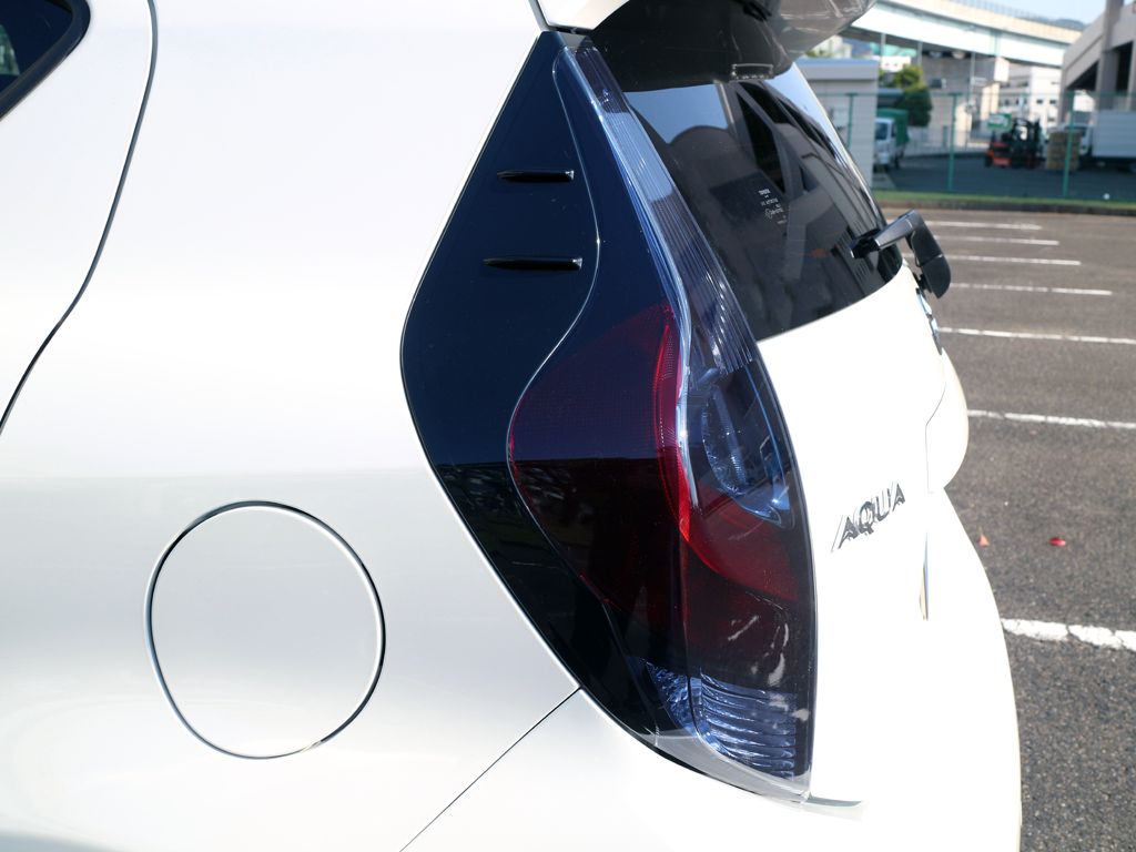 Tint+ トヨタ アクア NHP10 後期 テールランプ 用 Type3 (スモーク