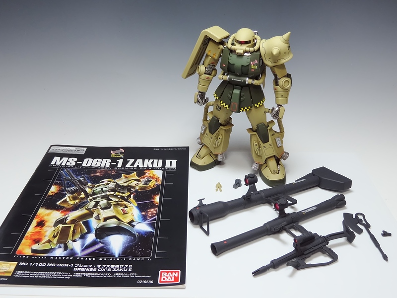 プレミアム完成品】バンダイ MG 1/100 MS-06R-1 ブレニフ・オグス専用