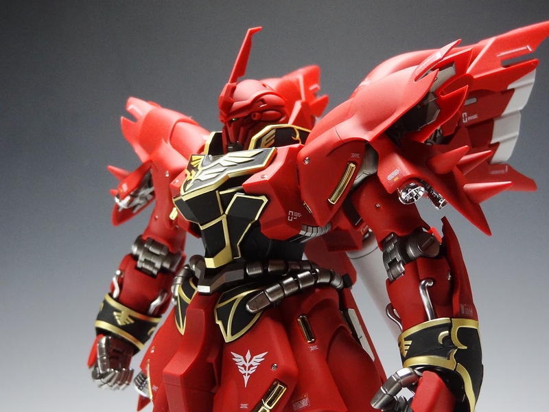 プレミアム完成品】バンダイ MG 1/100 シナンジュ (バズーカ付き