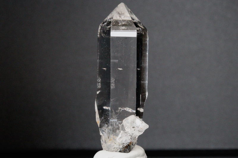 極上超透明！ブラックトルマリン入り！インド産ヒマラヤ水晶28.5g