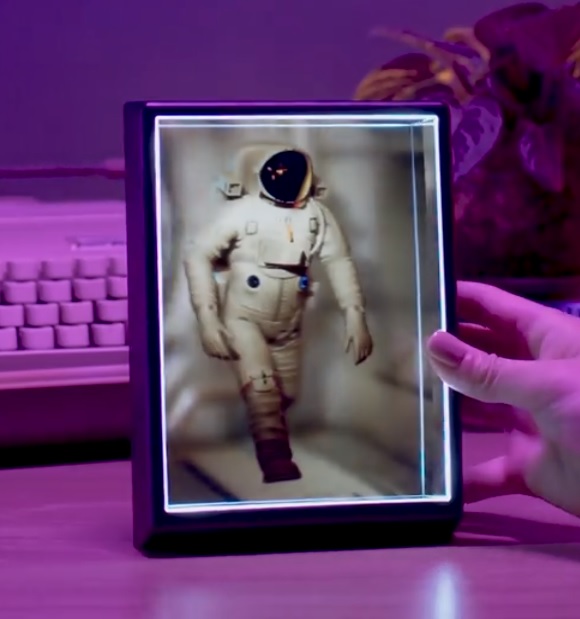 裸眼3Dディスプレイ「Looking Glass Portrait」 | ウェルテ