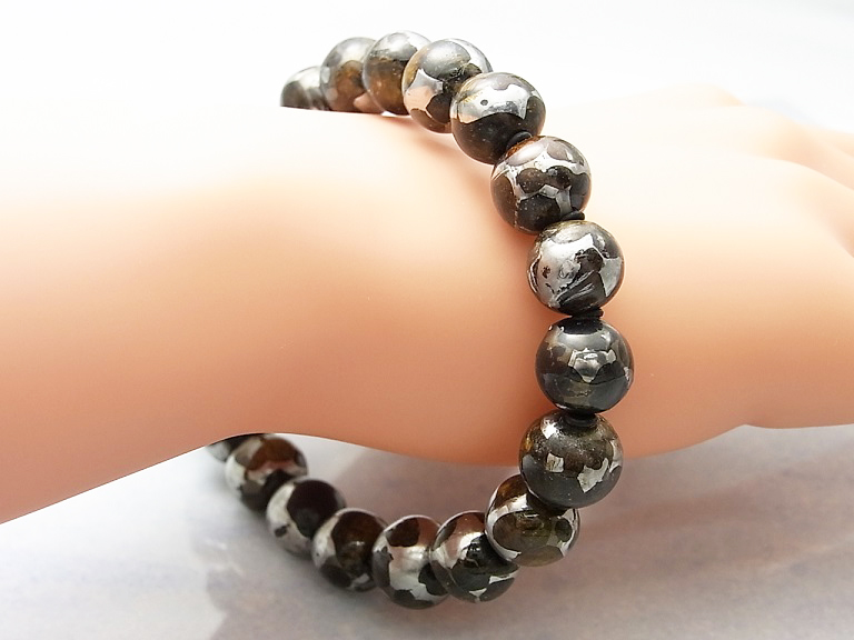 ケニア産セリコパラサイト隕石ブレスレット／ラウンド10～11mm