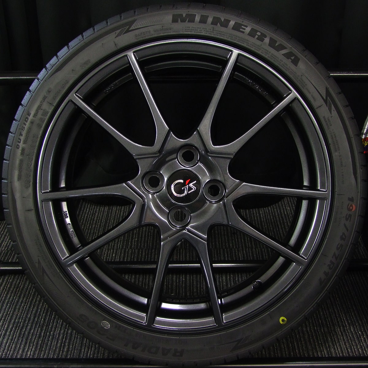 TOYOTA (トヨタ) AQUA (アクア) G's 純正 17×6.5J(+41)PCD100-4H