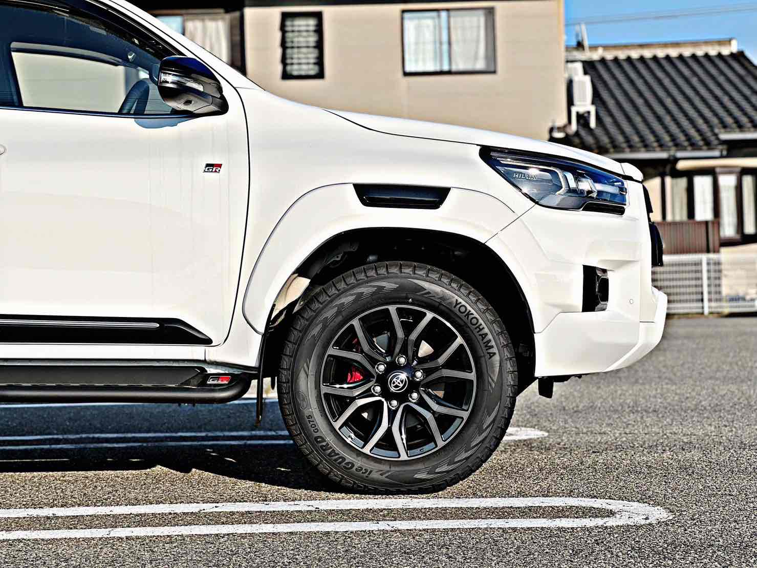 GR ハイラックスにJAOS BATTLEZ リフトアップスプリング＆ブロック装着