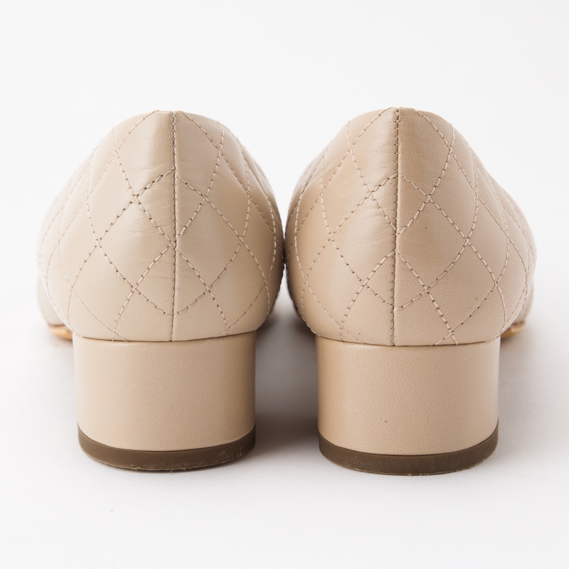 CHANEL シャネル レザーパンプス ベージュ系 | 結婚式パーティーの