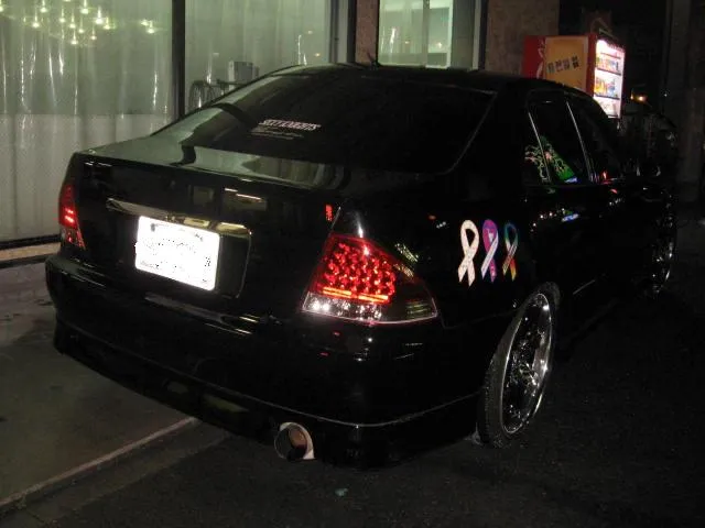 トヨタ アルテッツァ トランクのテールランプの穴のスムージング