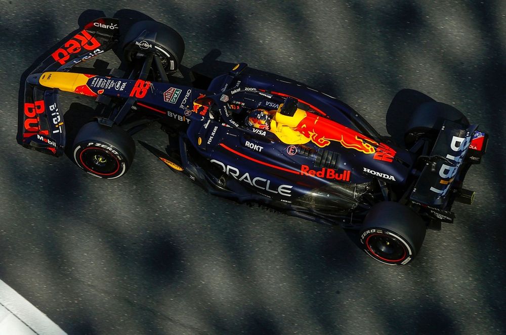 レッドブルの”角田裕毅、今季のチャンピオンマシンRB20を初ドライブ