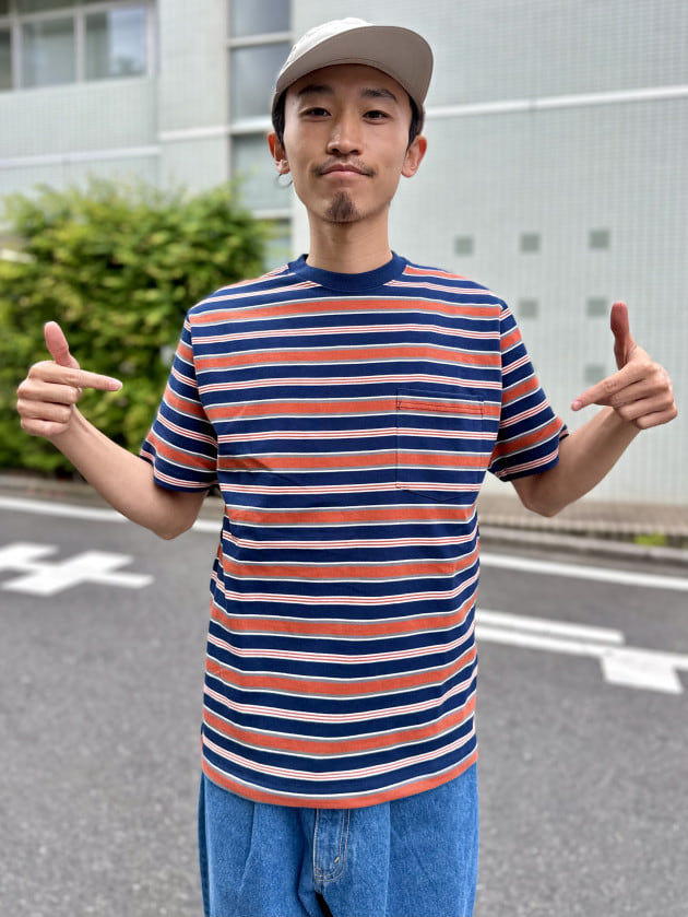 171cmのサイズ比較〉「BEAMS PLUS」定番のボーダーポケットTシャツ