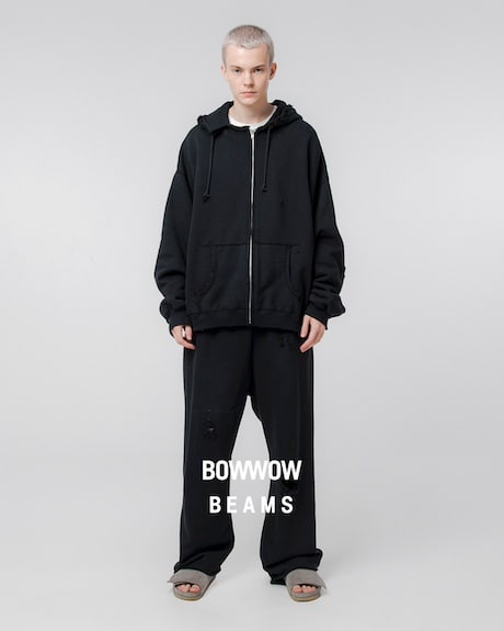 BOW WOW〉に〈BEAMS〉が新たに別注したのは、ブラックの褪色加工が