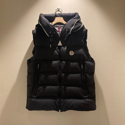 BEAMS F（ビームスF）MONCLER / CARDAMINE フーデット ダウンベスト