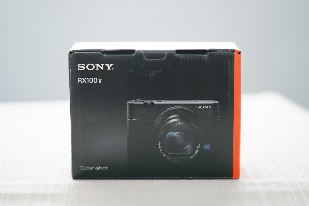 ソニーの最強コンデジ「RX100M5A」と「カメラポーチ02」「セミハード