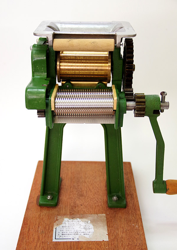 トーカイ麺機謹製 小野式製麺機用ステンレス製1.5mm切刃 - 趣味の製麺