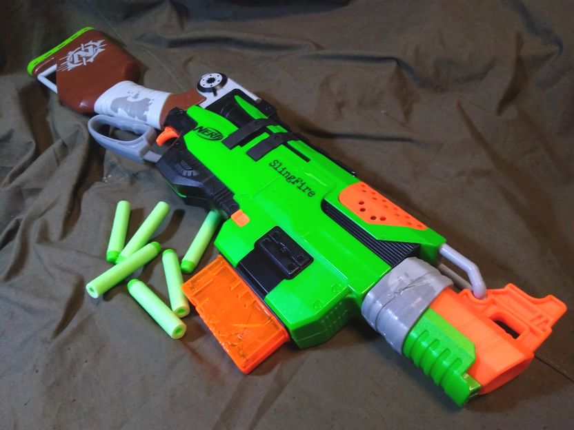 レビュー】NERF ZOMBIE STRIKE SLING FIRE - せんばやまのたぬきちのブログ