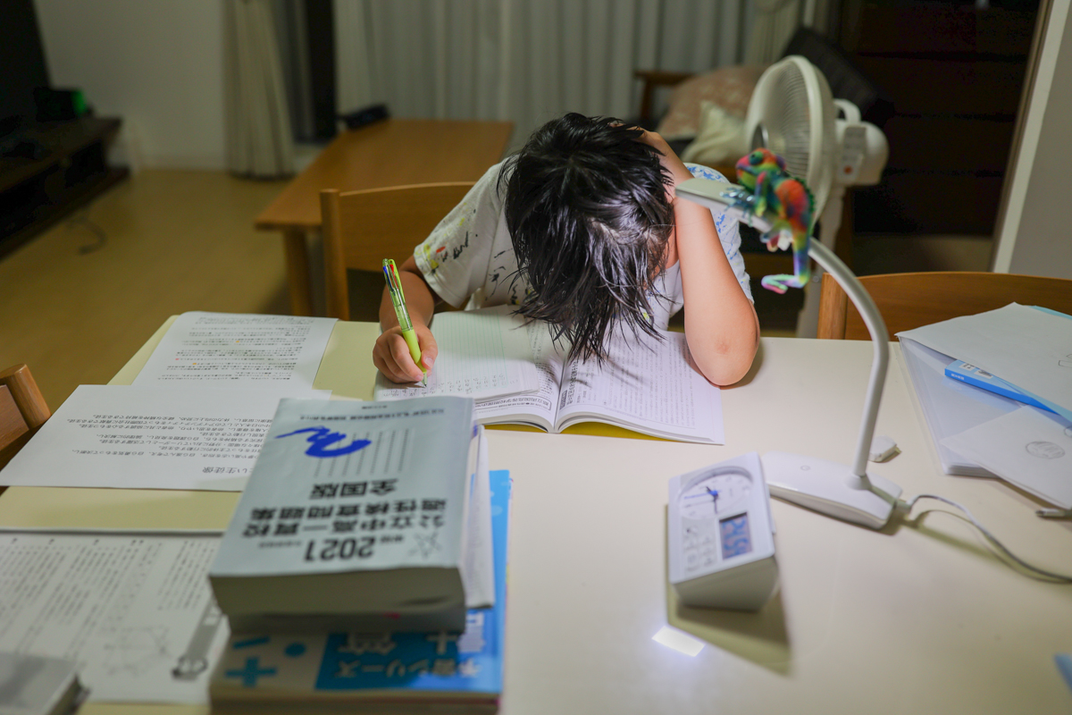 塾無しでの公立中高一貫校受検勉強に必須！「銀本」の2024年版が発売