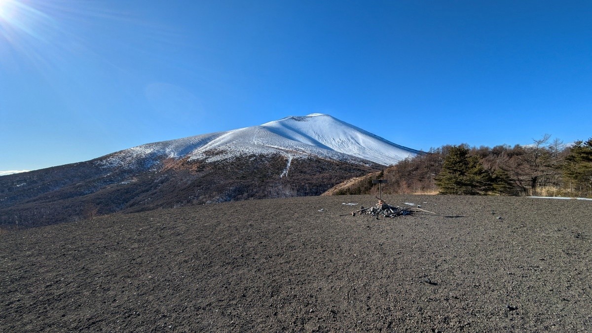 冠雪した浅間山を眺めに「小浅間山」へ - 3PEAKS