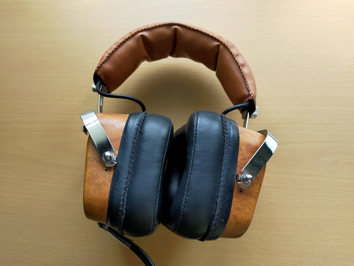 HITACHI「HP-404」デザインが奇抜な4chレトロヘッドホン!! - 私は