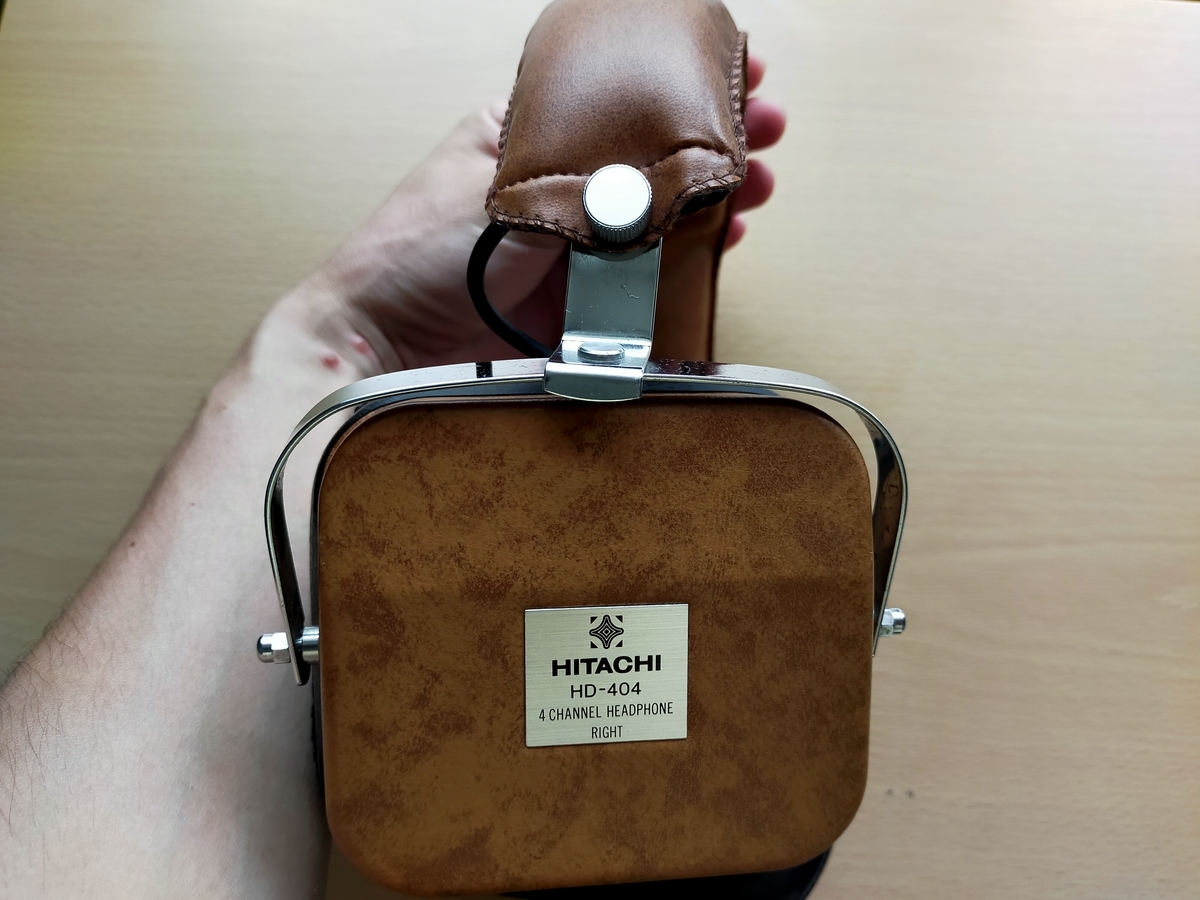 HITACHI「HP-404」デザインが奇抜な4chレトロヘッドホン!! - 私は