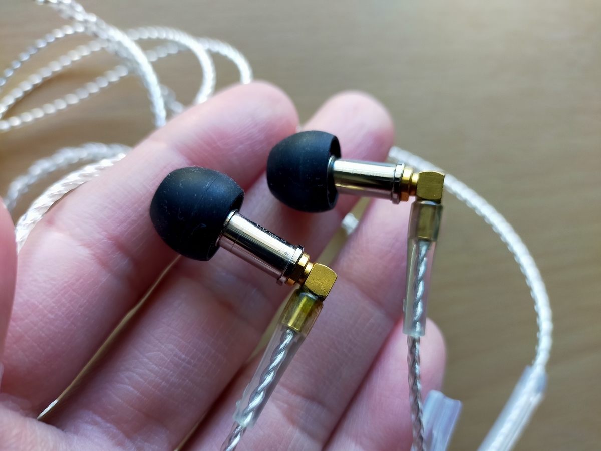 final「F7200」内から外に広がるような音場の広さ!! - 私はイヤホン