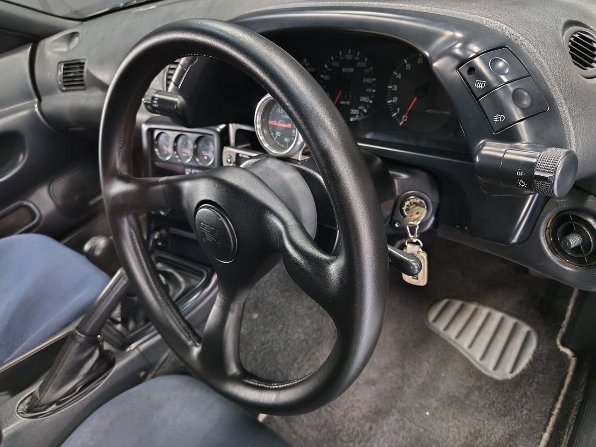 日産 R32 GT-R 後期 純正革巻きハンドル 日産 R32 GT-R 後期 純正革