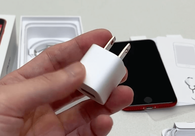 iPhoneSE第2世代 64GB レッド 新品イヤホン、電源アダプタ、箱付 開封