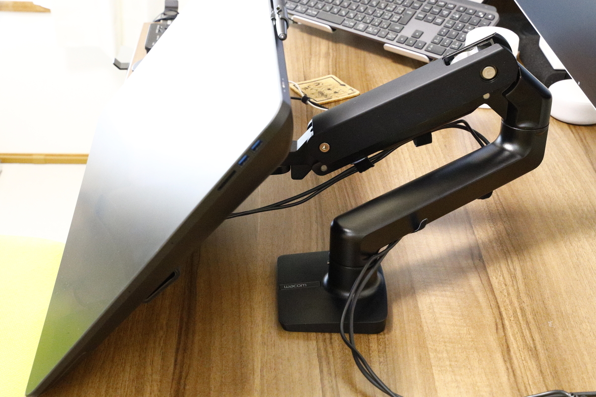 レビュー】Wacom FlexarmとエルゴトロンHXアームの比較 - 乾酪醤油.com