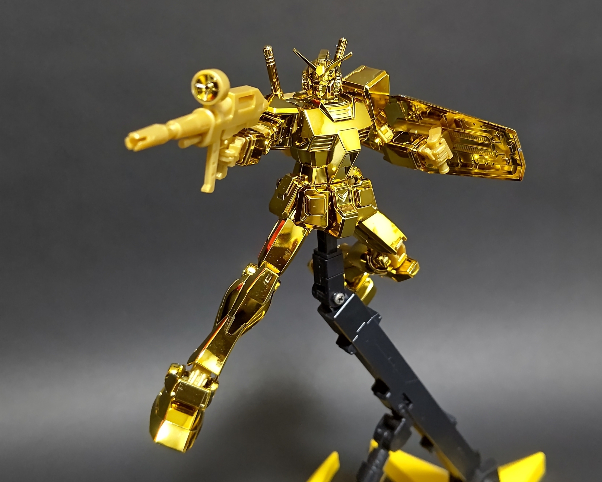 ガンダムベース限定『HGUC RX-78-2 ガンダム（ゴールドコーティング