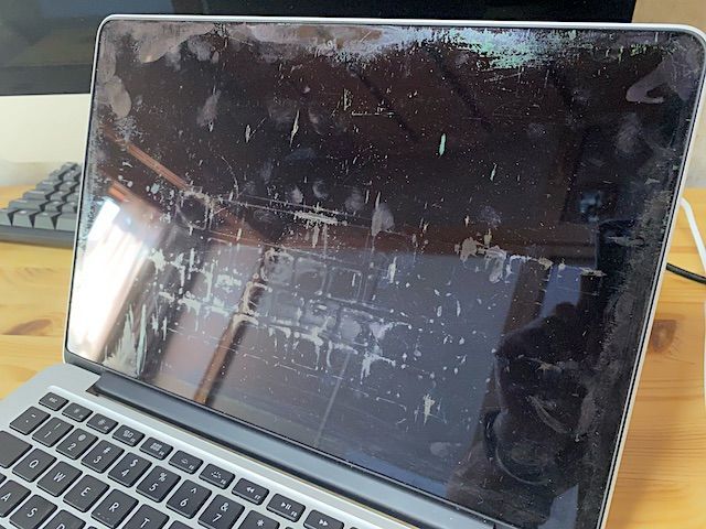 超簡単】MacBook Proの汚い液晶コーティング剥がれを自分で直す方法