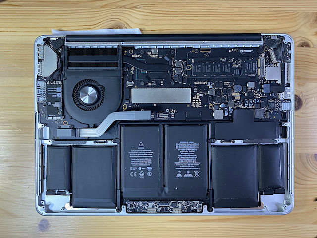MacBook Proのバッテリーを自力で交換する方法と手順！安くて簡単でした。