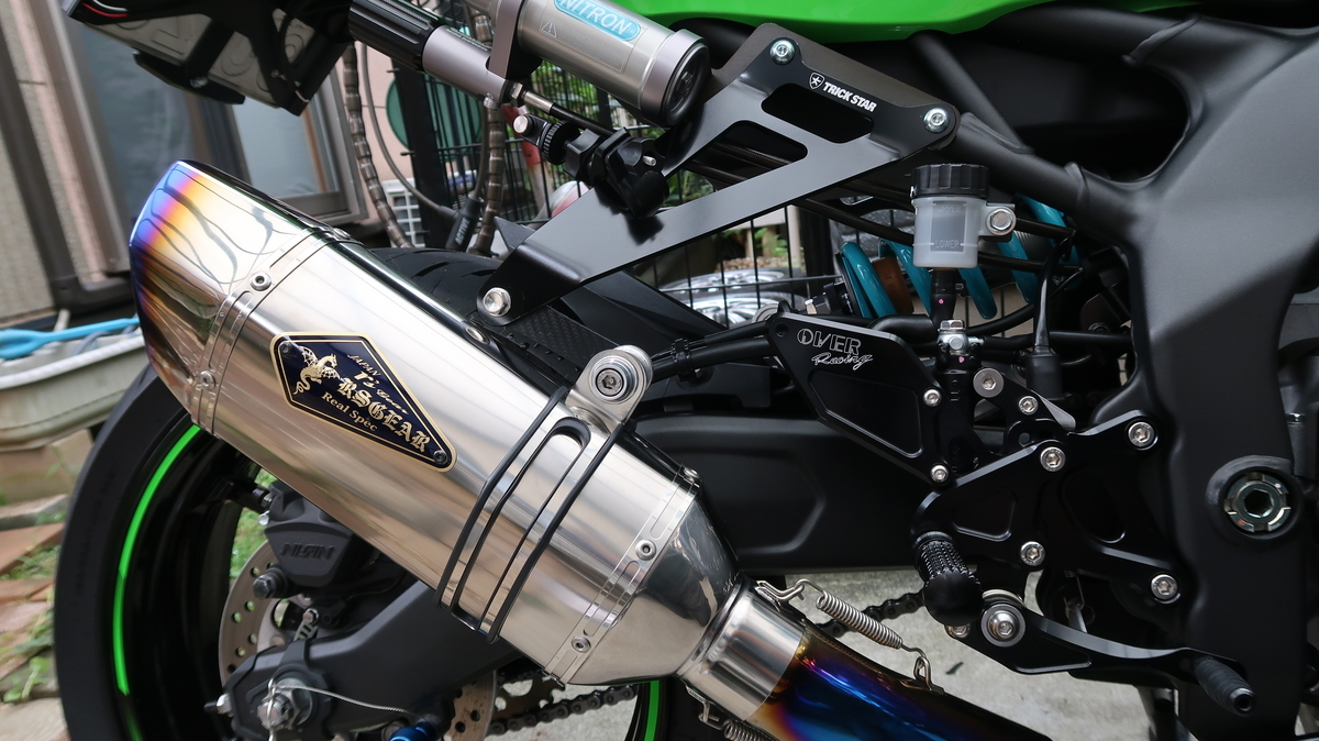 TRACK STAR マフラー ブラック 取り付け金具付き ZX 4r TRACK STAR