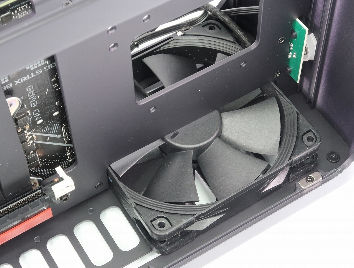 ユニデザインは美しい！】IQUNIX社 Aluminum Mini-ITX Case 「ZX-1」を