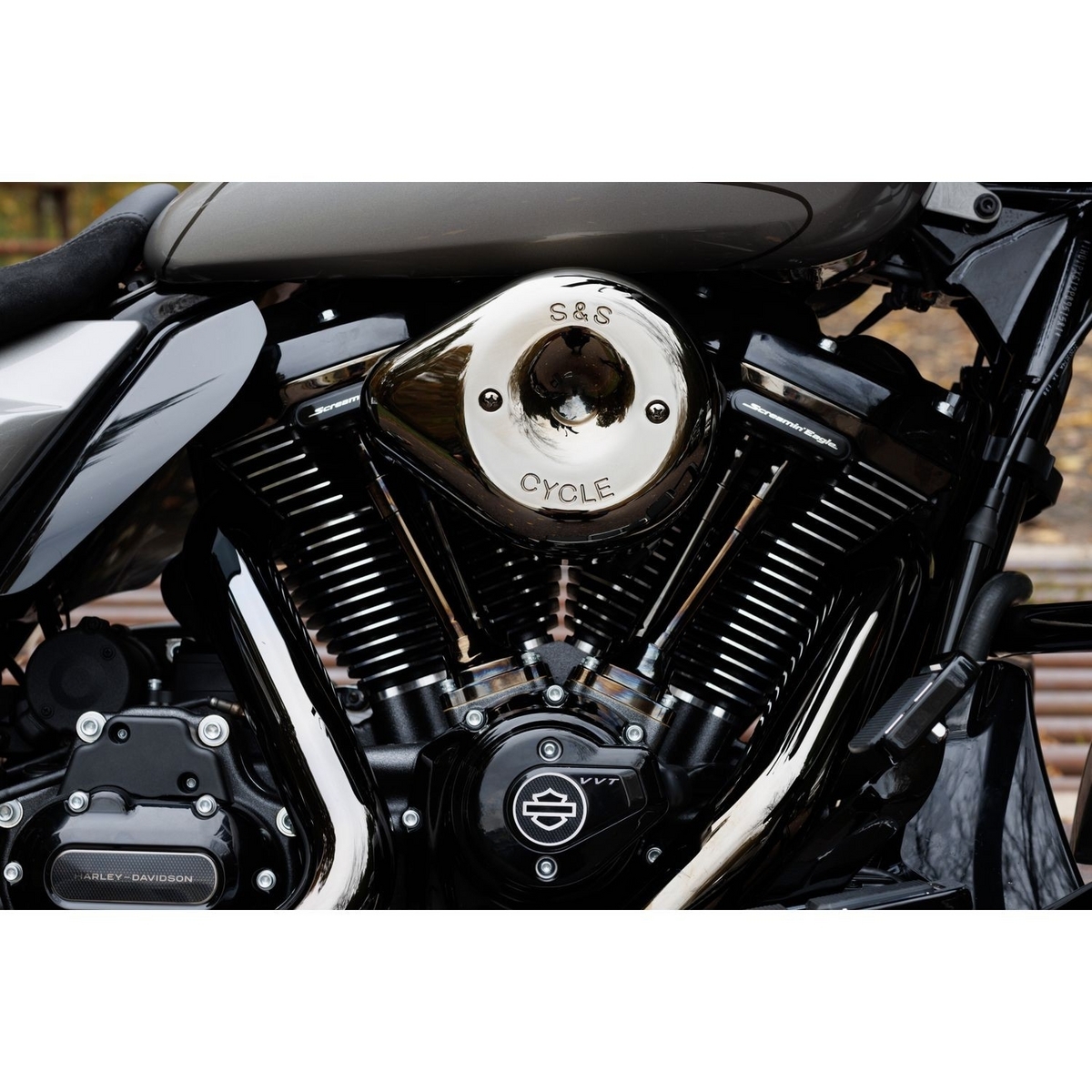 パーツ：S&S Cycle「Stealth Air Cleaner Kit with Lava Chrome
