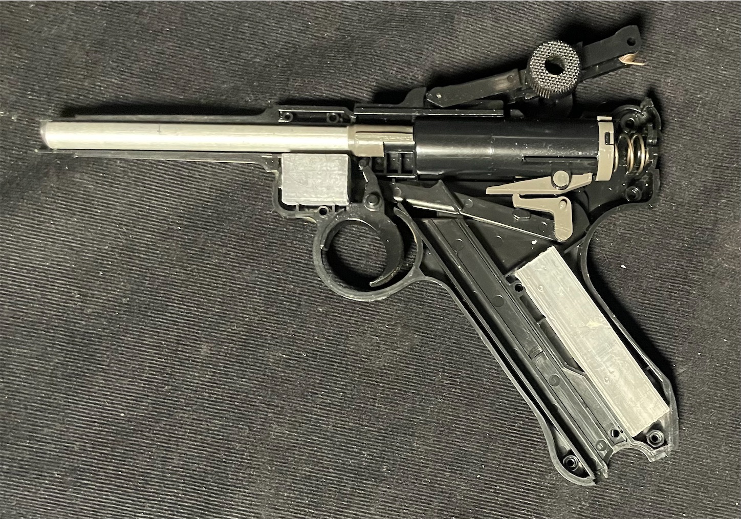 名銃「マルイ ルガーP08」を・・・バラすッ！ - DT10mmAUTOの日記