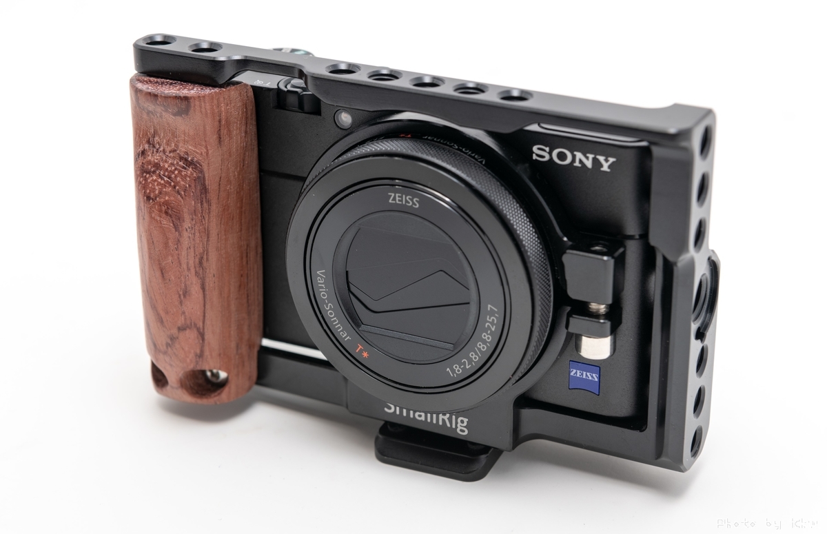撮影機材】SONYのコンデジ「RX100M5A」にSmallRigのリグを取り付けら