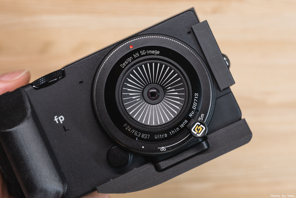 安価】感覚で撮れる「SG-image 24mm F6.3 ウルトラシンレンズ 」が