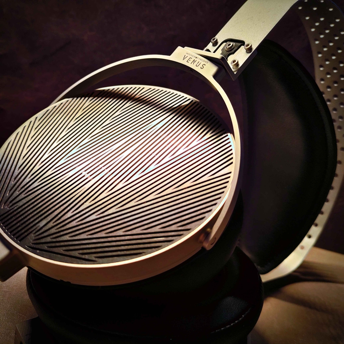 水月雨（Moondrop）が挑戦したヘッドホン -Venus 啓明星- Review