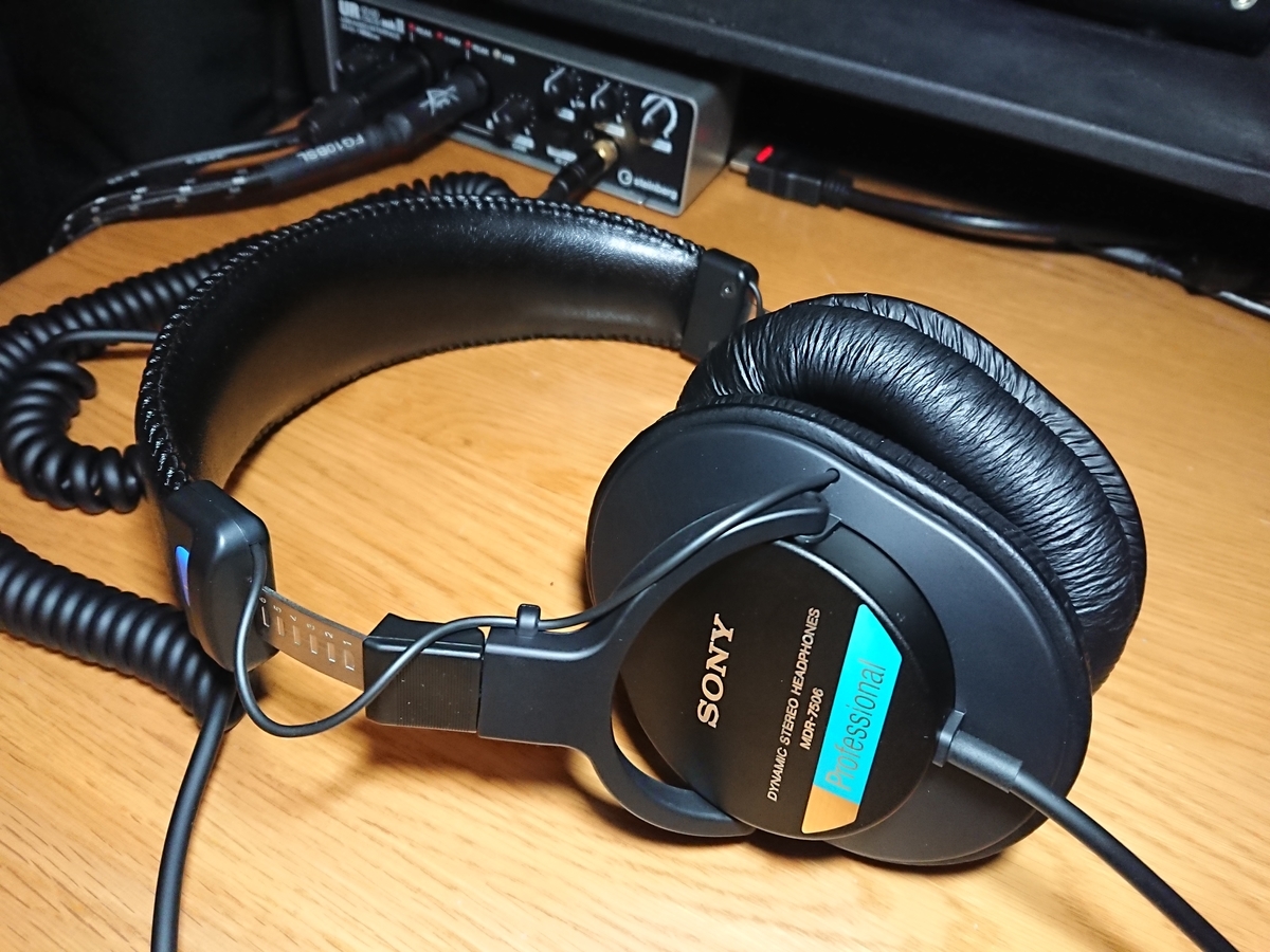 モニターヘッドホン 